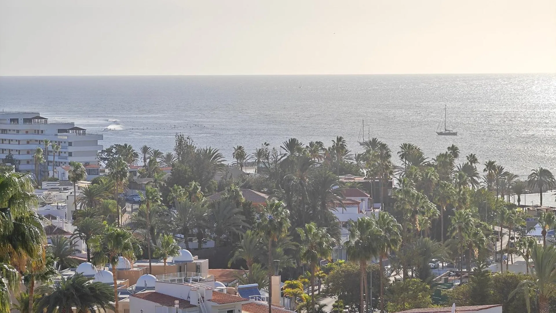 Blanco&Azul - Comfortable Ocean View Apartment Next To The Beach Playa de las Americas