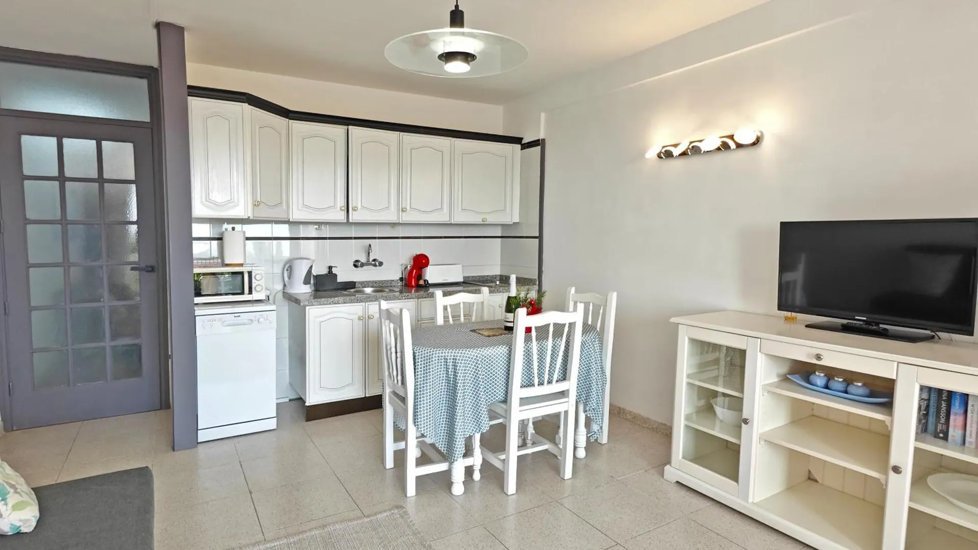 Blanco&Azul - Comfortable Ocean View Apartment Next To The Beach Playa de las Americas  Playa de las Americas (Tenerife)